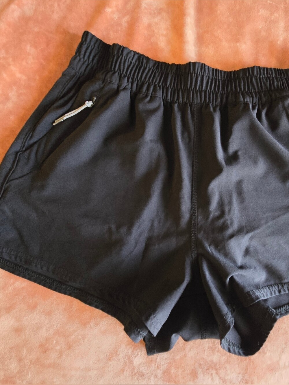 Vuori Black Elastic Waist Athletic Shorts Zipper Pockets